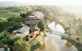 บริบท พูล รีสอร์ท